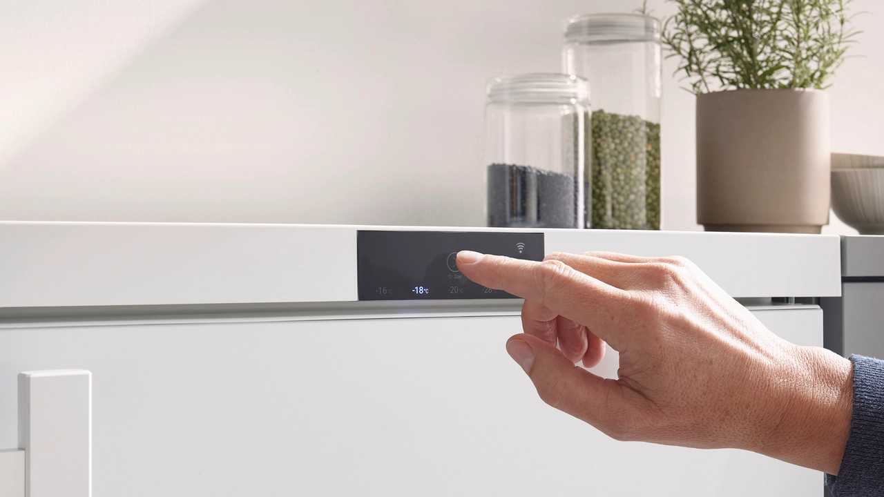 Fci 1624 plus Zamrażarka podblatowa z systemem SmartFrost - Liebherr